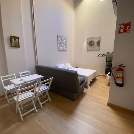 Studio In Barrio Salamanca Madrid Bagian luar foto