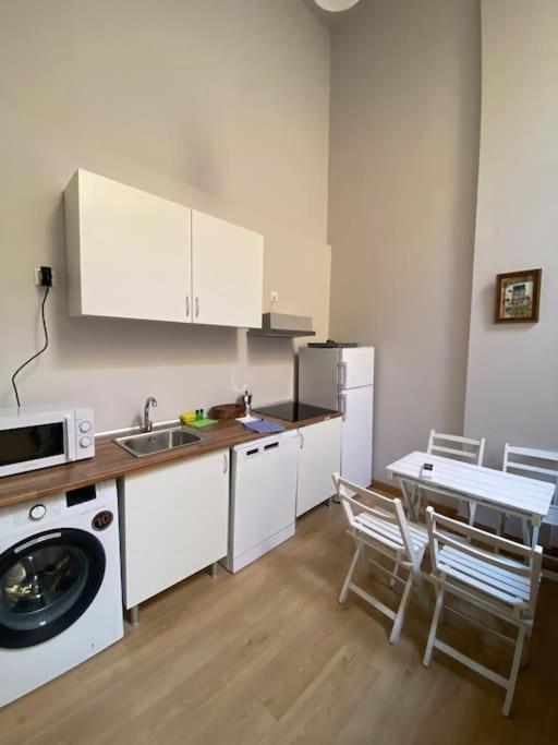 Studio In Barrio Salamanca Madrid Bagian luar foto