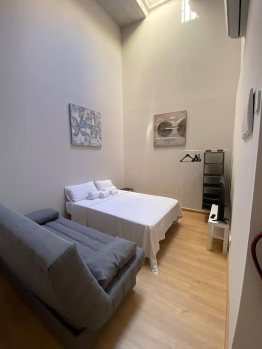 Studio In Barrio Salamanca Madrid Bagian luar foto