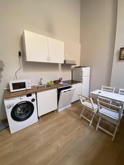 Studio In Barrio Salamanca Madrid Bagian luar foto