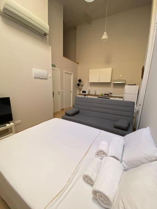 Studio In Barrio Salamanca Madrid Bagian luar foto